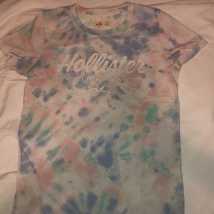 hollister tee shirt!
